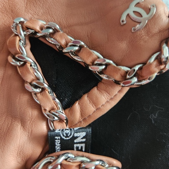 100% AUTHENTIC CHANEL GLOVES BRAND NEW - MADE IN FRANCE - Picture 5 of 7